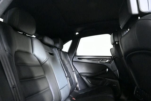 2023 Porsche Macan - Image 19 of 20