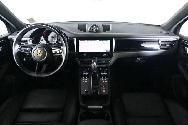 2023 Porsche Macan - Image 11 of 20