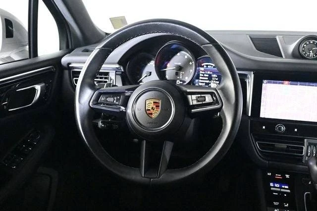 2023 Porsche Macan - Image 12 of 20