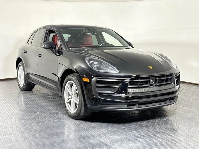 2023 Porsche Macan - Image 9 of 20