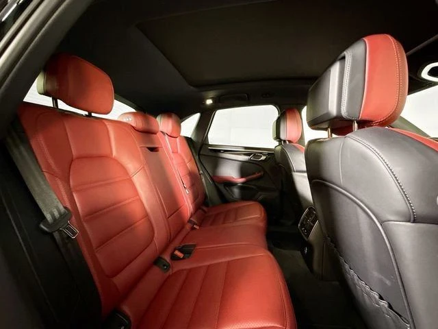 2023 Porsche Macan - Image 19 of 20