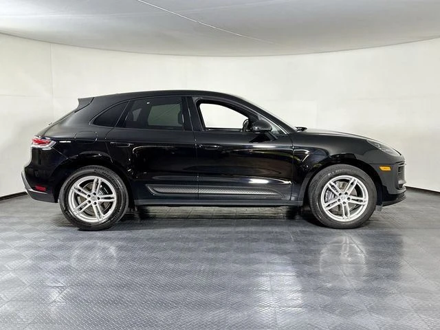 2023 Porsche Macan - Image 8 of 20
