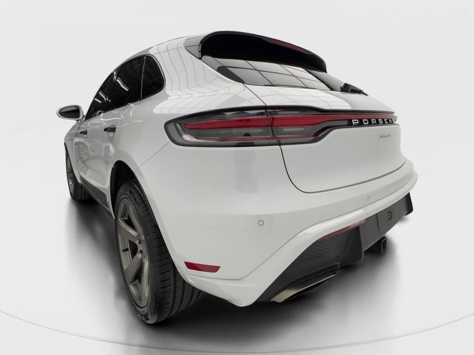 2023 Porsche Macan - Image 10 of 21