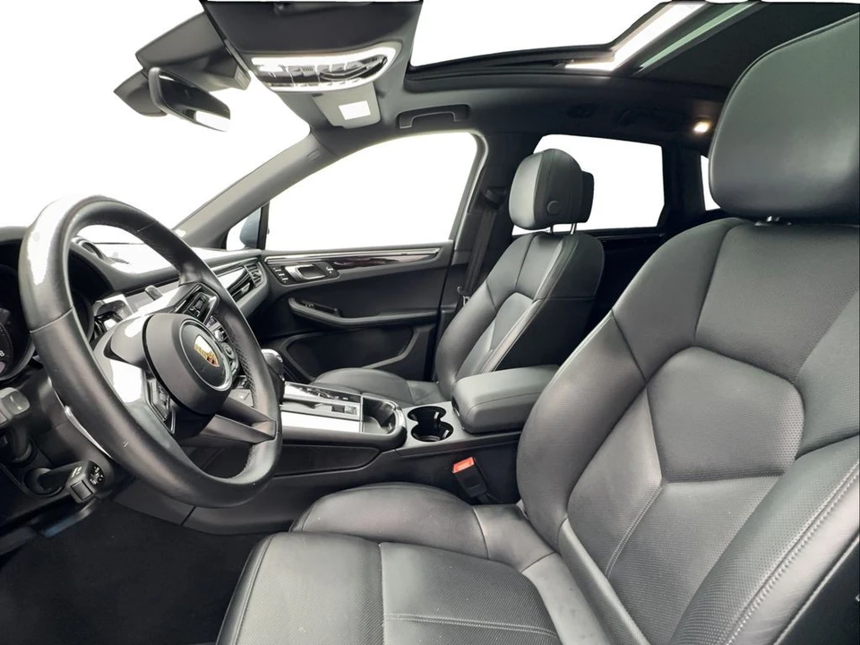 2023 Porsche Macan - Image 20 of 21