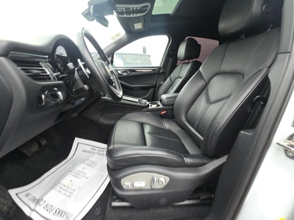 2023 Porsche Macan - Image 4 of 10