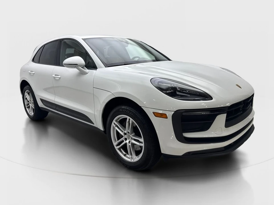 2023 Porsche Macan - Image 4 of 31