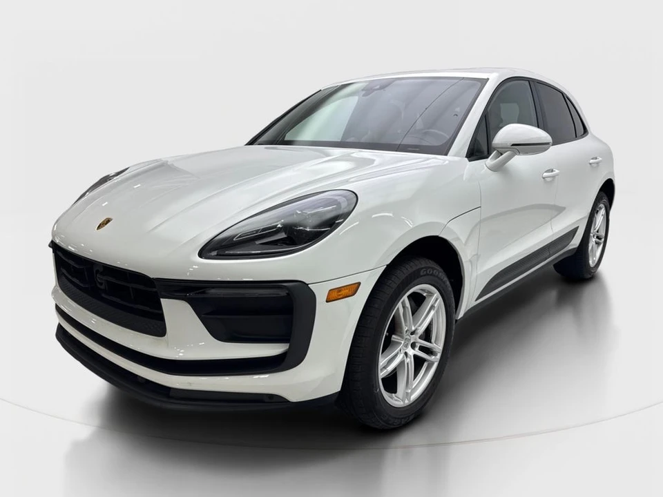 2023 Porsche Macan - Image 2 of 31