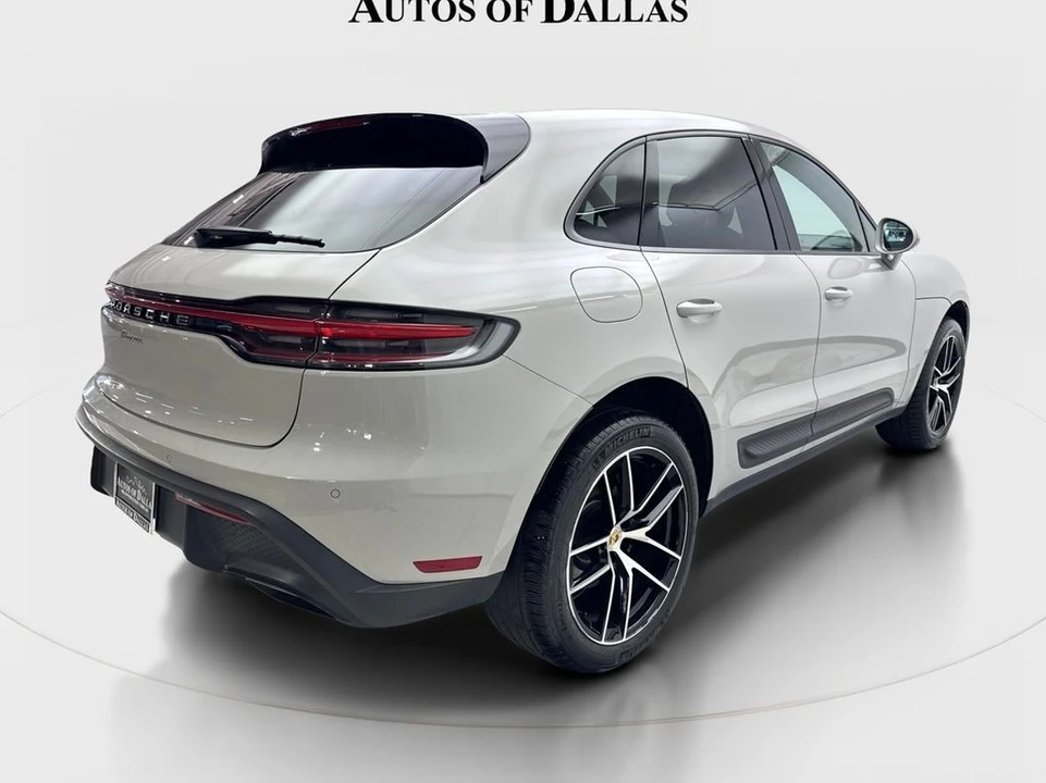 2023 Porsche Macan - Image 6 of 31