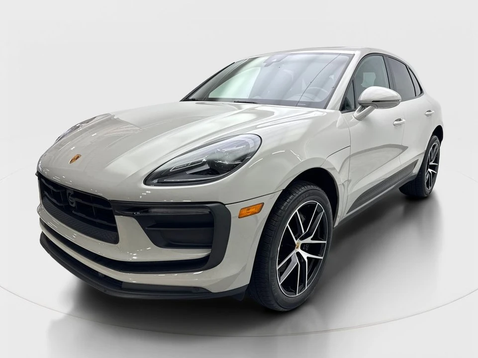 2023 Porsche Macan - Image 2 of 31