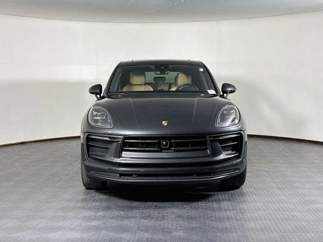 2023 Porsche Macan - Image 10 of 20
