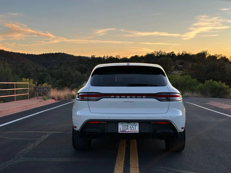 2023 Porsche Macan - Image 7 of 24