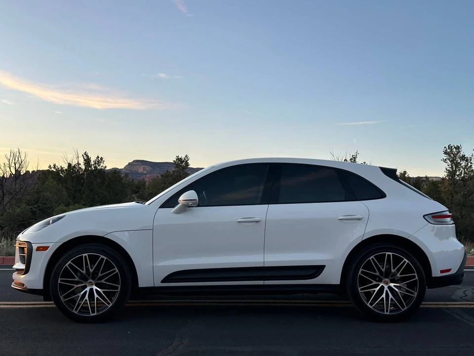 2023 Porsche Macan - Image 9 of 24