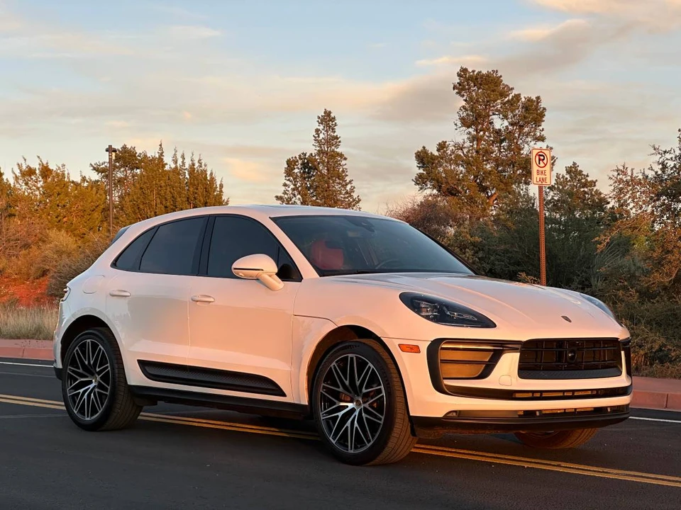 2023 Porsche Macan - Image 4 of 24
