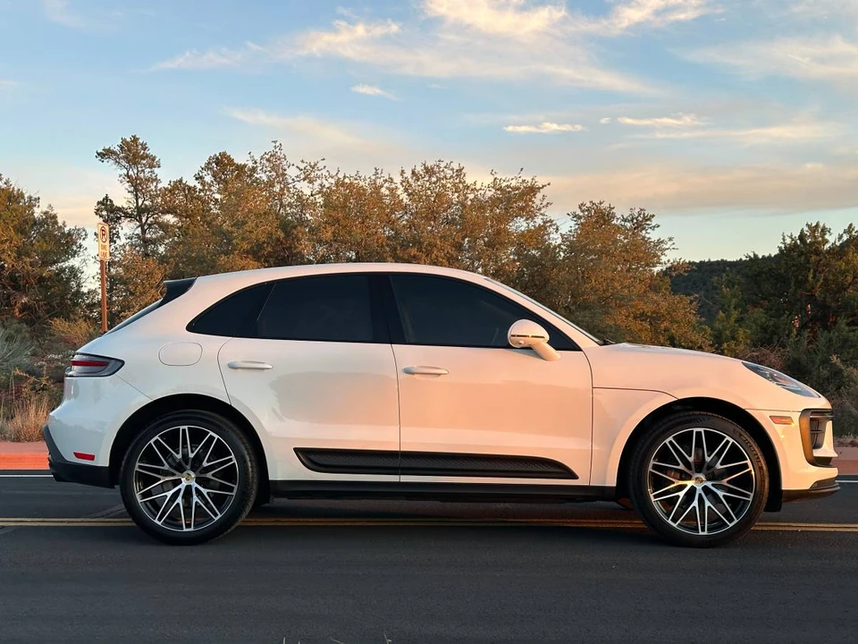 2023 Porsche Macan - Image 5 of 24