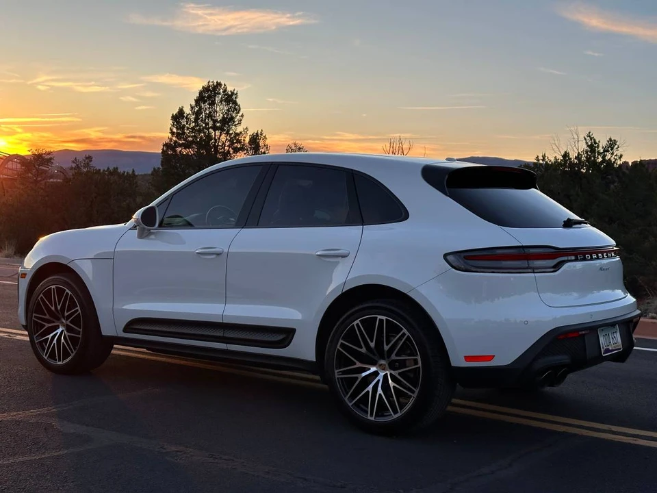 2023 Porsche Macan - Image 8 of 24