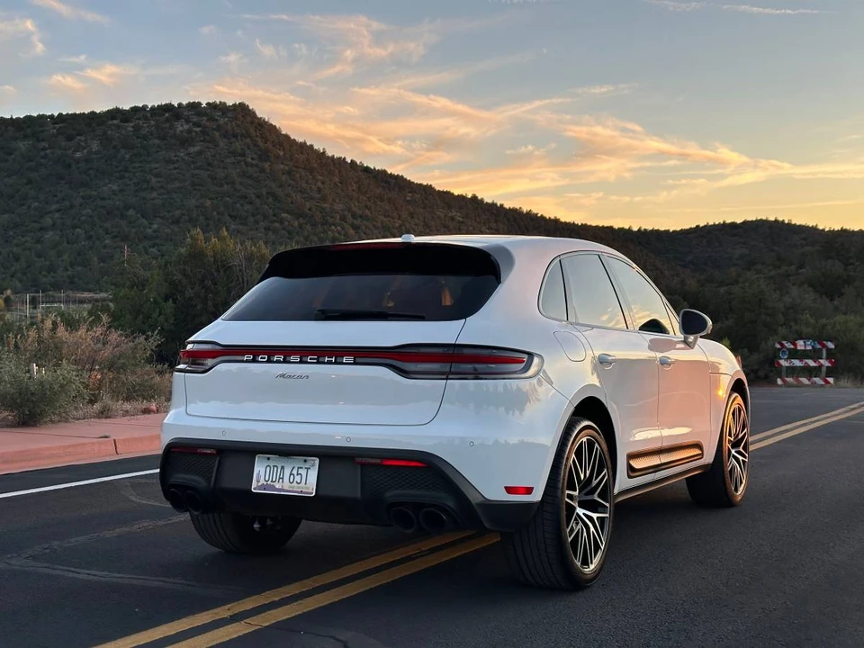 2023 Porsche Macan - Image 6 of 24