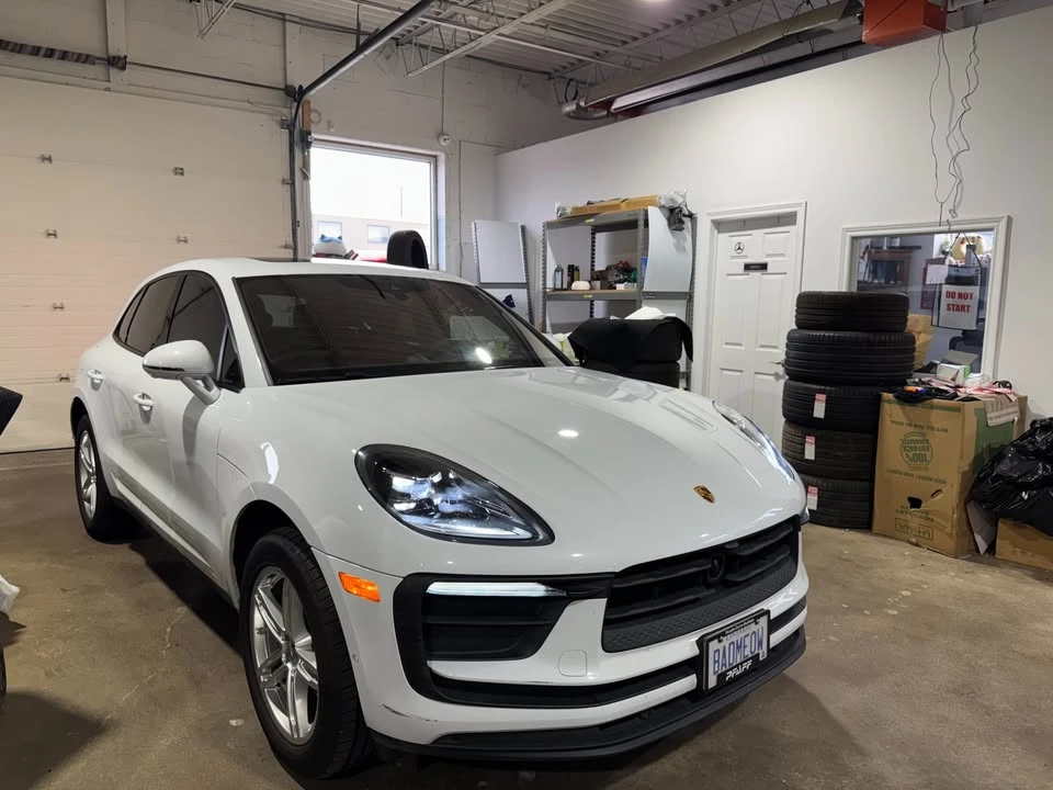 2023 Porsche Macan T - Image 9 of 11