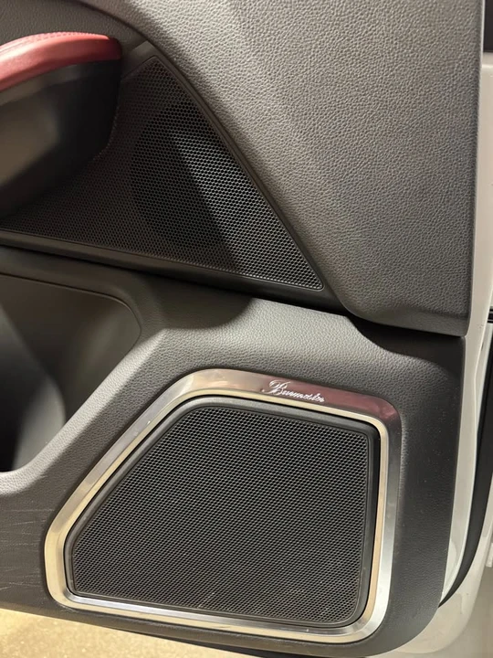 2023 Porsche Macan T - Image 5 of 11
