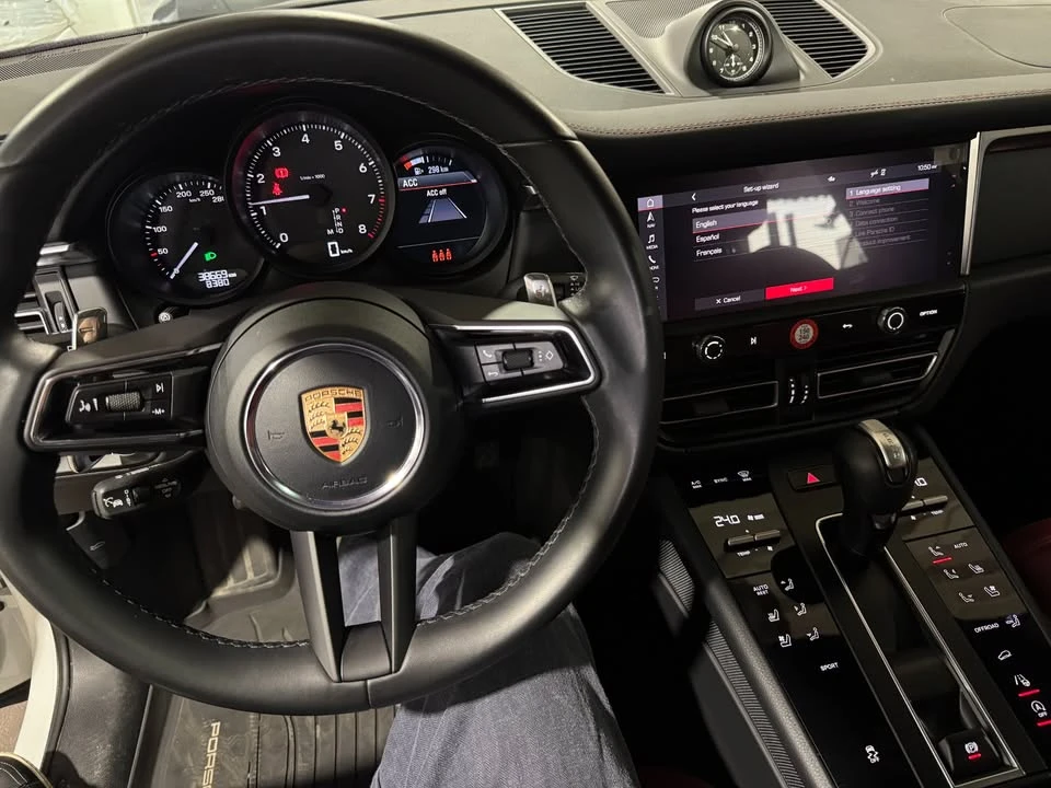 2023 Porsche Macan T - Image 6 of 11