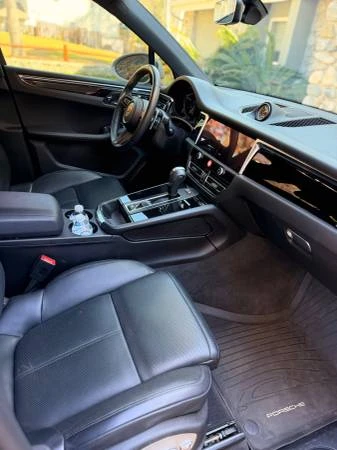 2023 Porsche Macan - Image 8 of 14