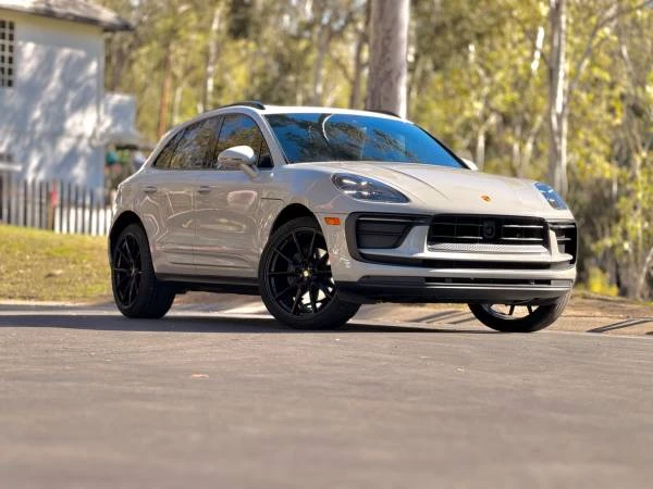 2023 Porsche Macan - Image 12 of 14