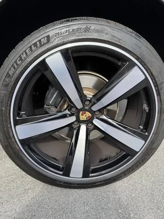 2023 Porsche Macan - Image 3 of 4