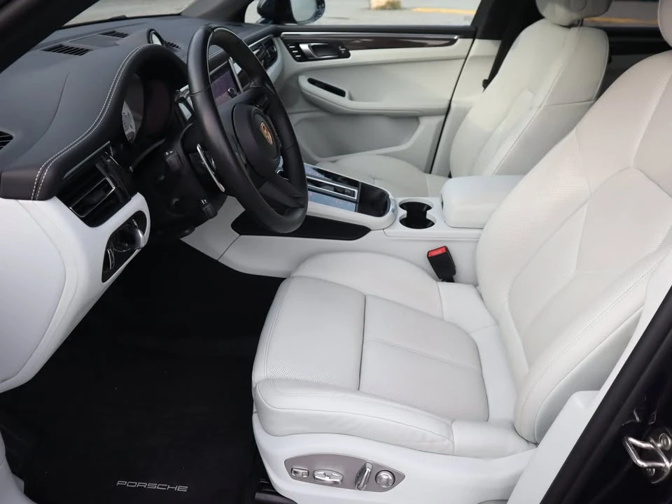 2023 Porsche Macan GTS - Image 9 of 19