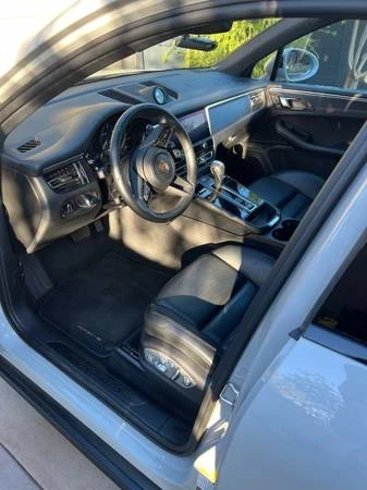 2023 Porsche Macan GTS - Image 5 of 6