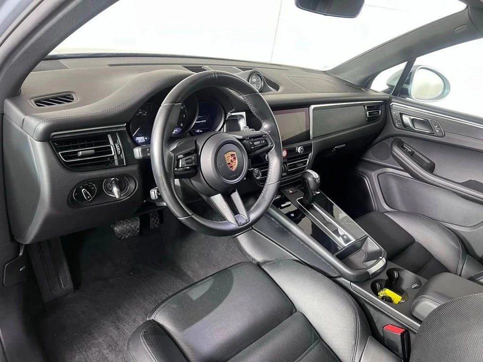 2023 Porsche Macan GTS - Image 4 of 5