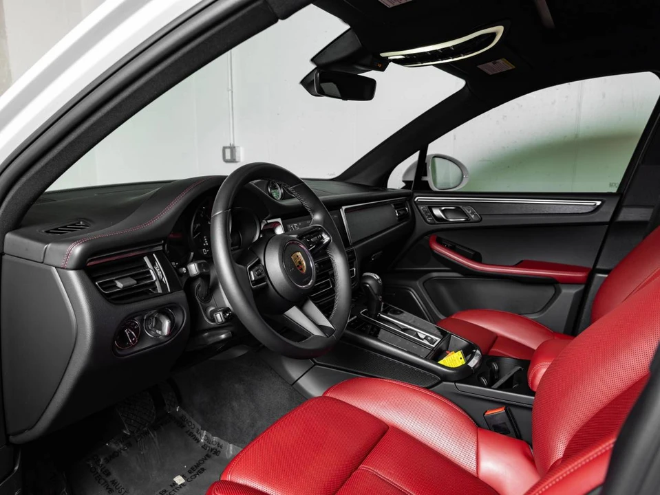 2023 Porsche Macan GTS - Image 4 of 5