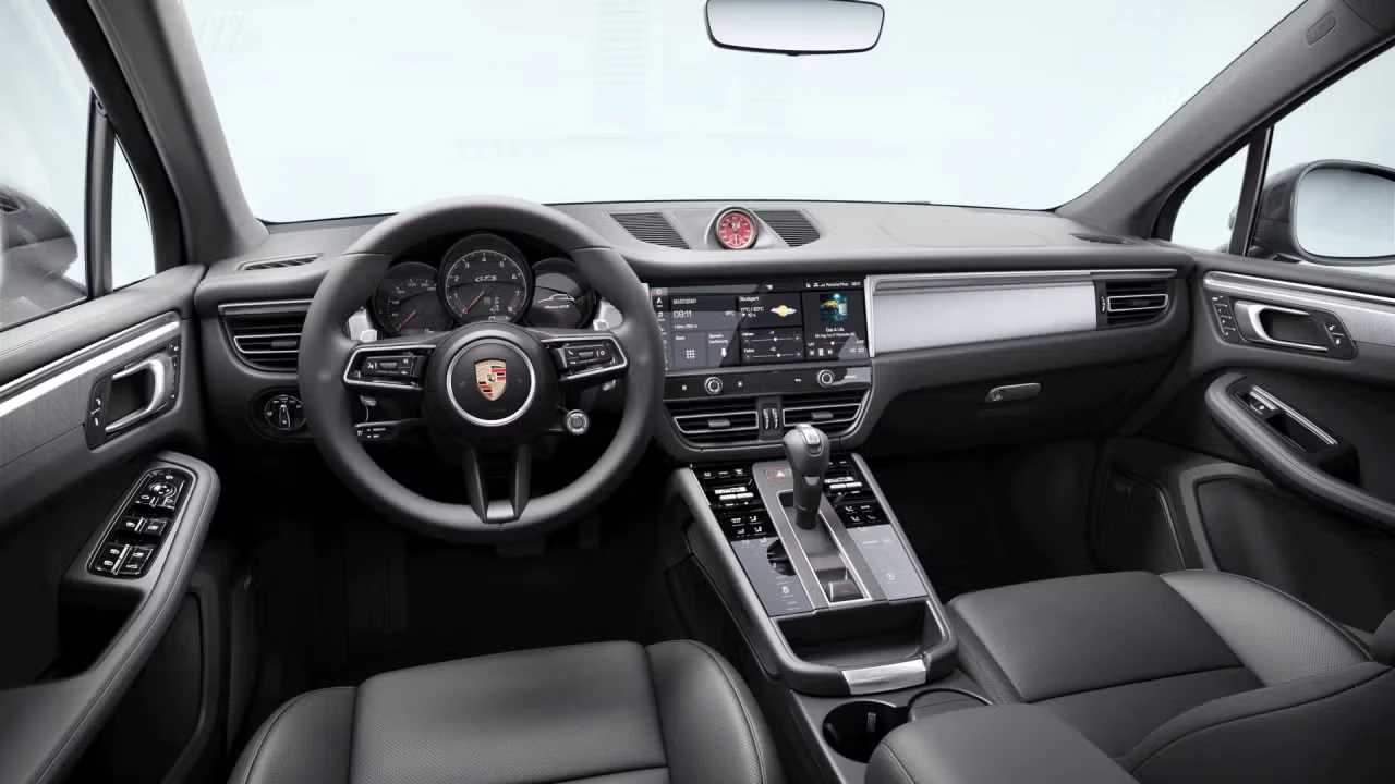 2023 Porsche Macan - Image 28 of 30