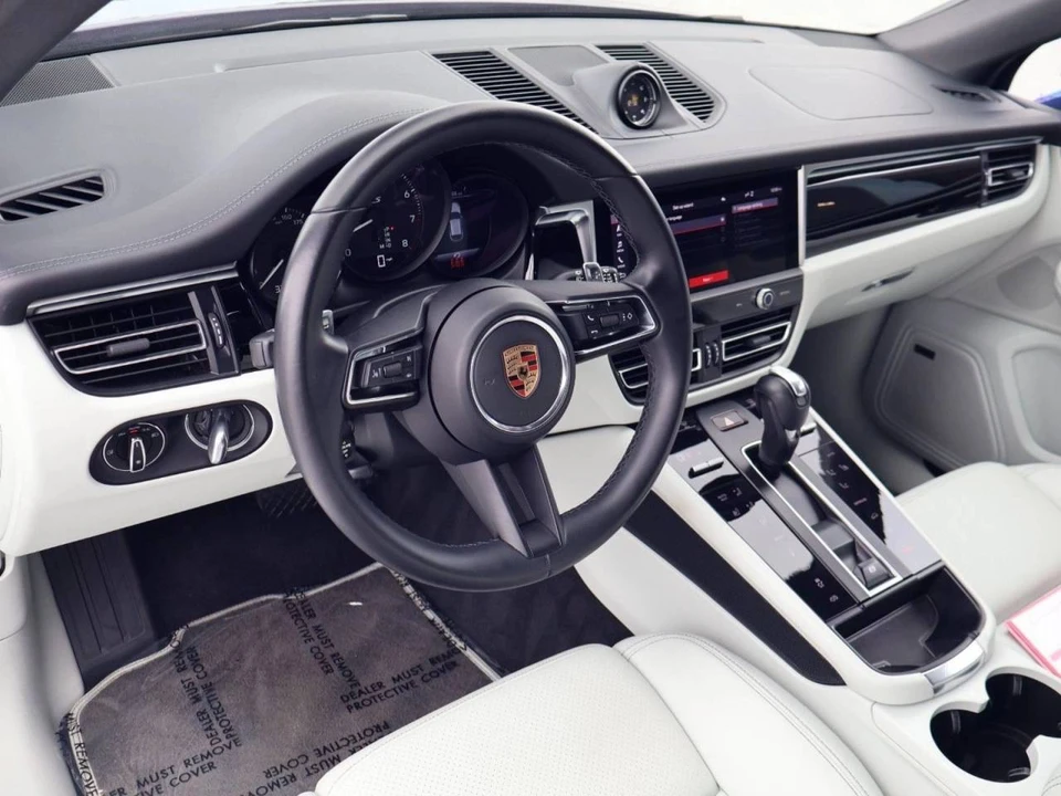 2023 Porsche Macan GTS - Image 4 of 5