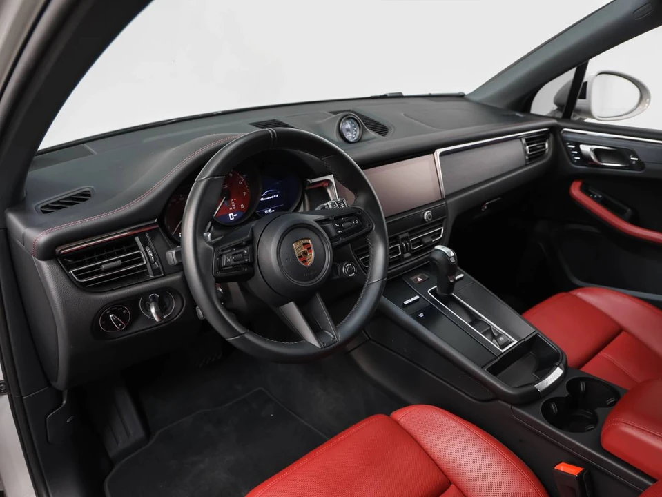 2023 Porsche Macan GTS - Image 4 of 5