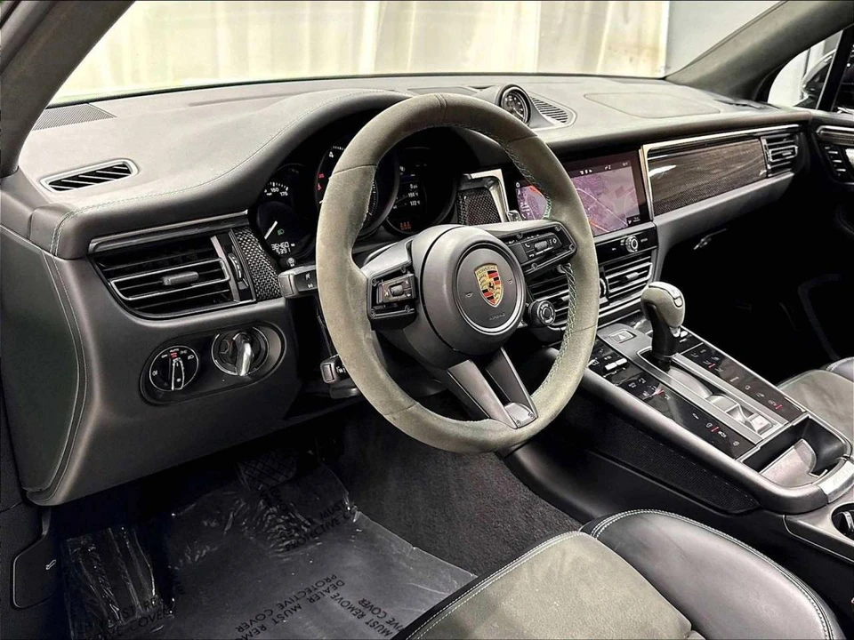 2023 Porsche Macan GTS - Image 4 of 5