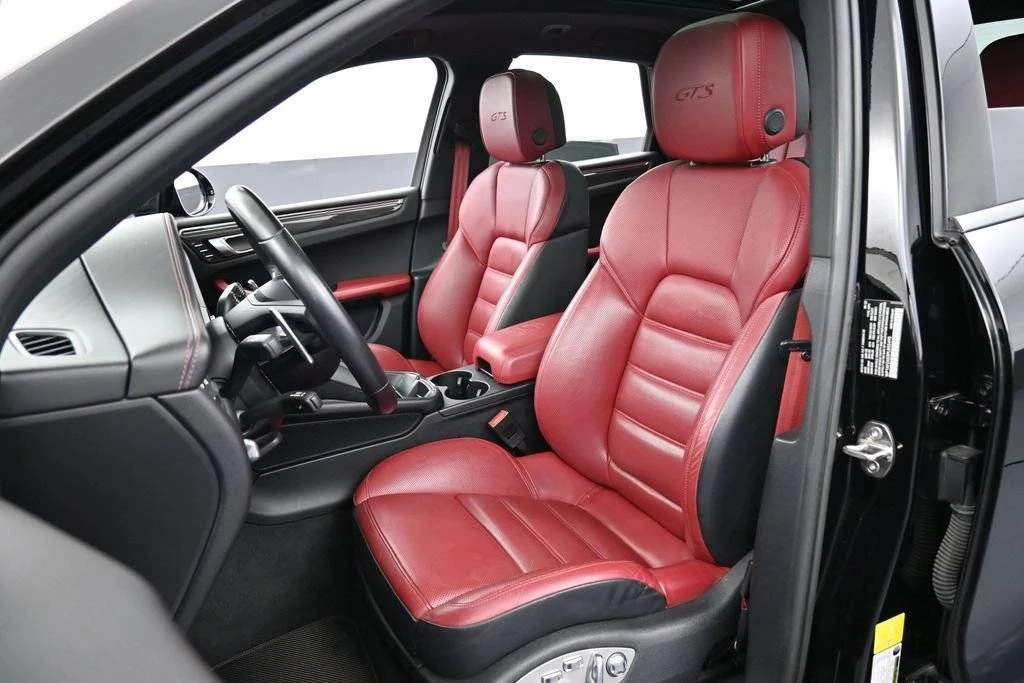 2023 Porsche Macan GTS - Image 5 of 5