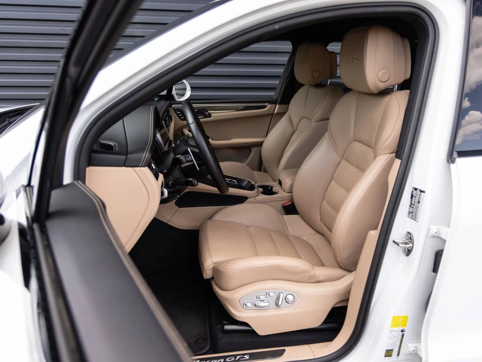 2023 Porsche Macan GTS - Image 5 of 5