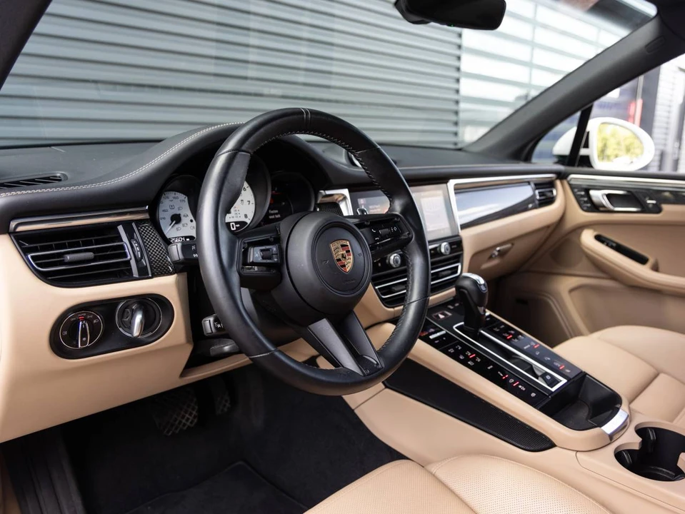 2023 Porsche Macan GTS - Image 4 of 5