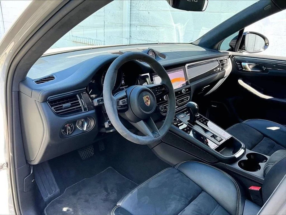 2023 Porsche Macan GTS - Image 4 of 5