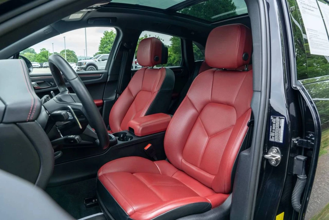 2023 Porsche Macan GTS - Image 5 of 5