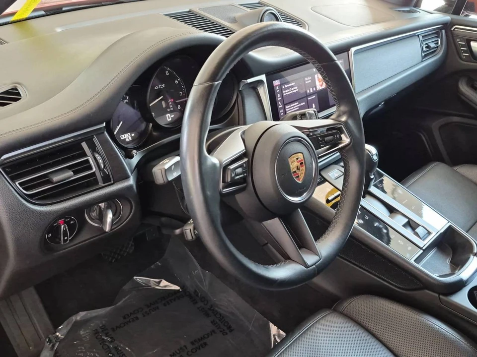 2023 Porsche Macan GTS - Image 4 of 5