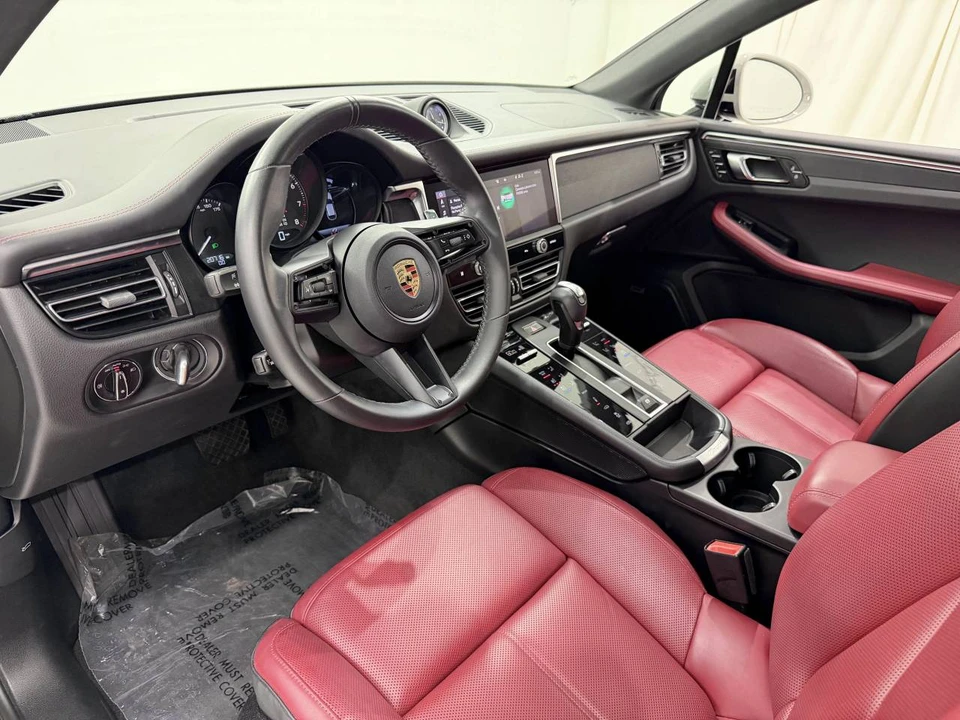 2023 Porsche Macan GTS - Image 4 of 5