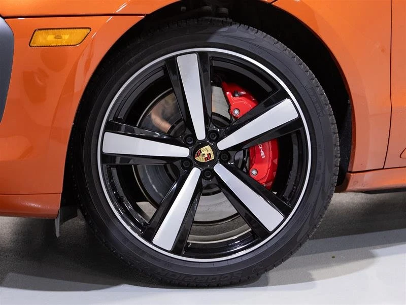 2023 Porsche Macan GTS - Image 5 of 9