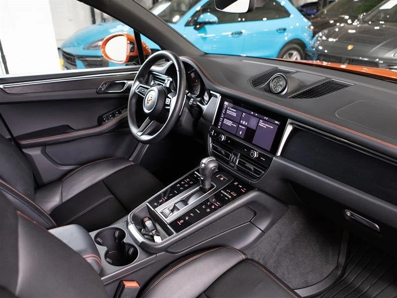 2023 Porsche Macan GTS - Image 8 of 9