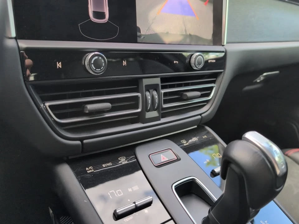 2023 Porsche Macan GTS - Image 15 of 20