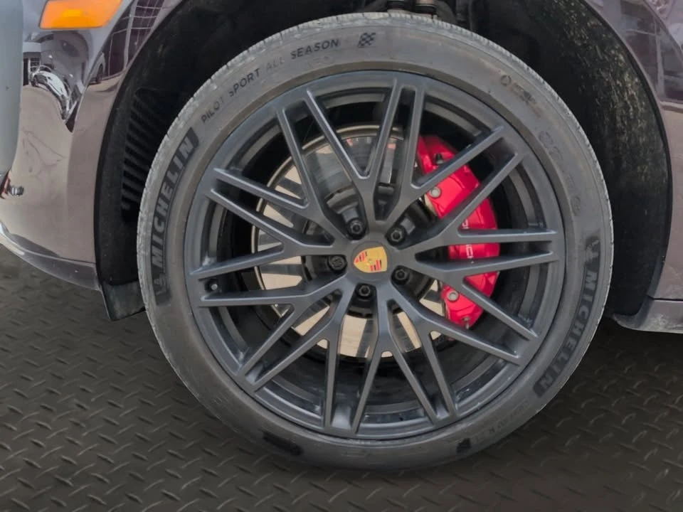 2023 Porsche Macan GTS - Image 9 of 20