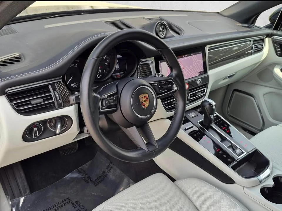 2023 Porsche Macan GTS - Image 10 of 18