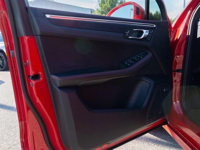 2023 Porsche Macan GTS - Image 10 of 17