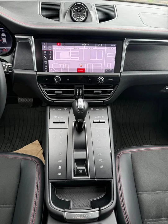 2023 Porsche Macan GTS - Image 12 of 13