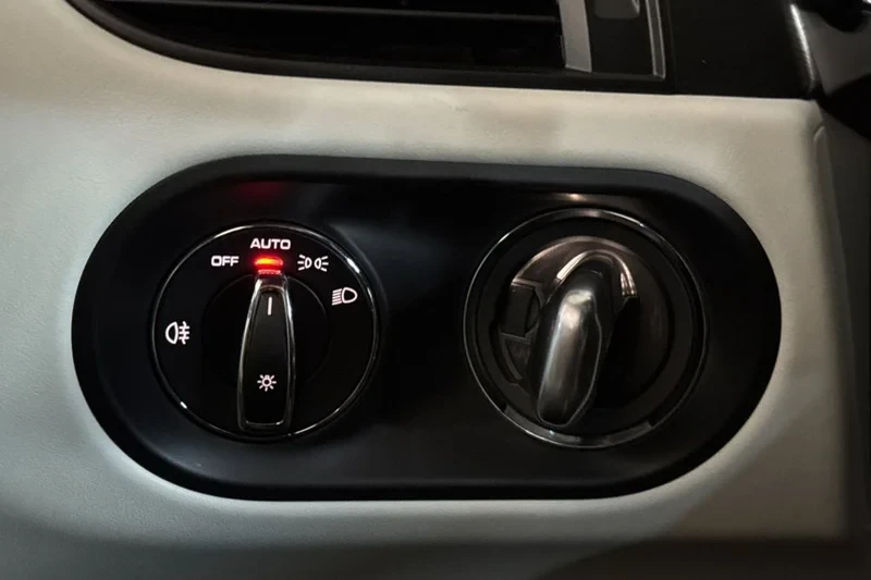 2023 Porsche Macan GTS - Image 18 of 20