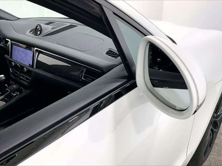 2023 Porsche Macan GTS - Image 14 of 20